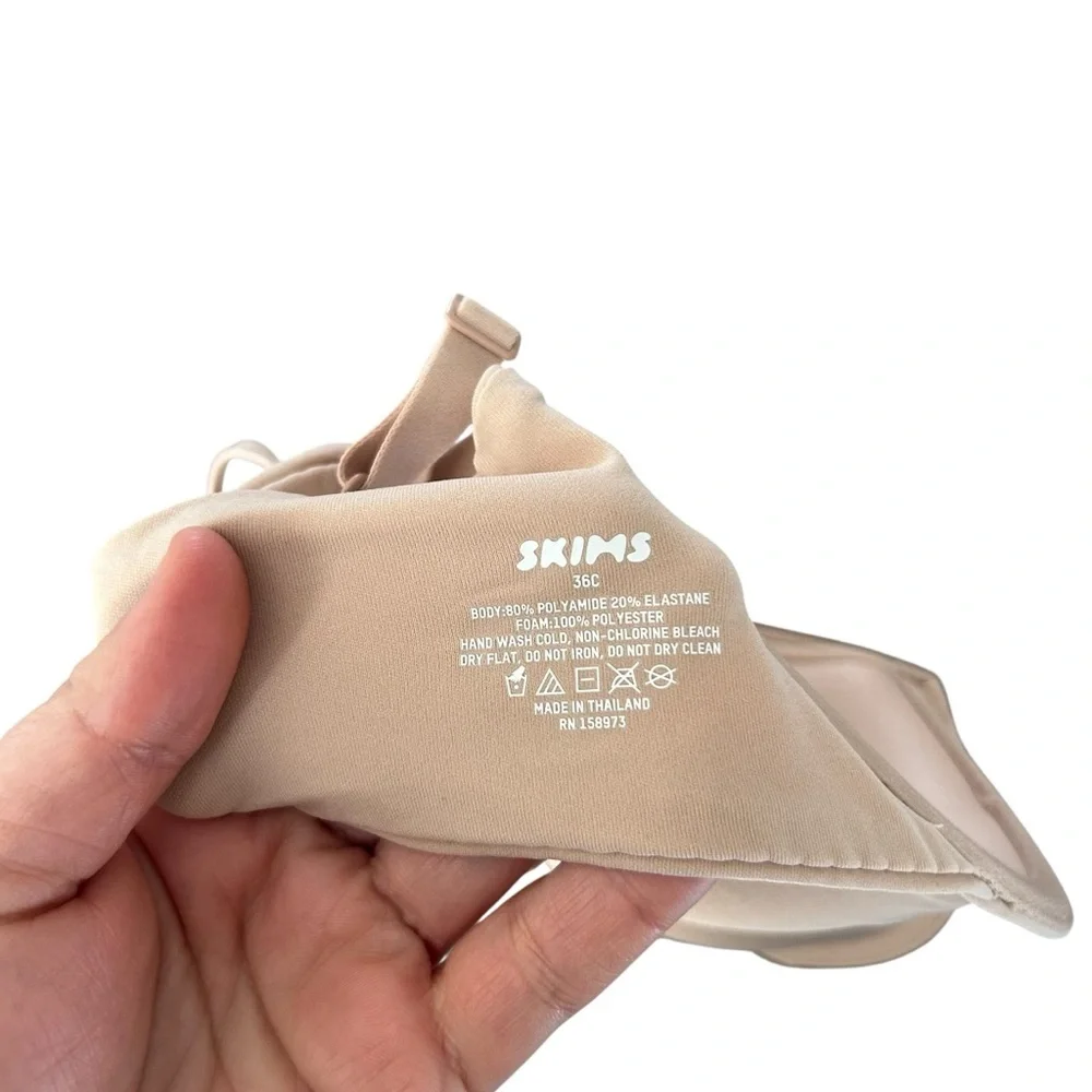 Skims Kim Kardashian Fits Everybody T-Shirt Demi Bra in Mica Nude Size 36C - Picture 5 of 5
